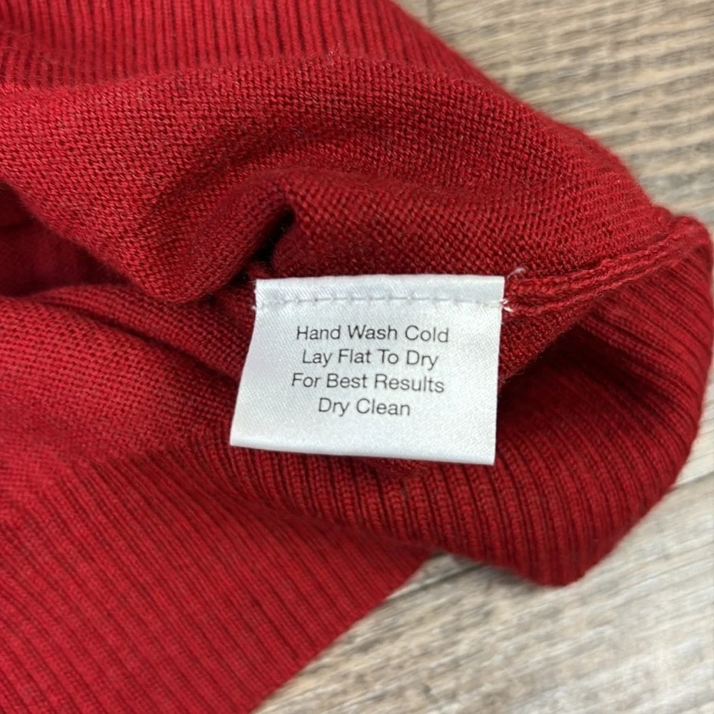 Pronto Uomo Men’s Extra Fine Merino Wool V-Neck Sweater -Red Size Medium